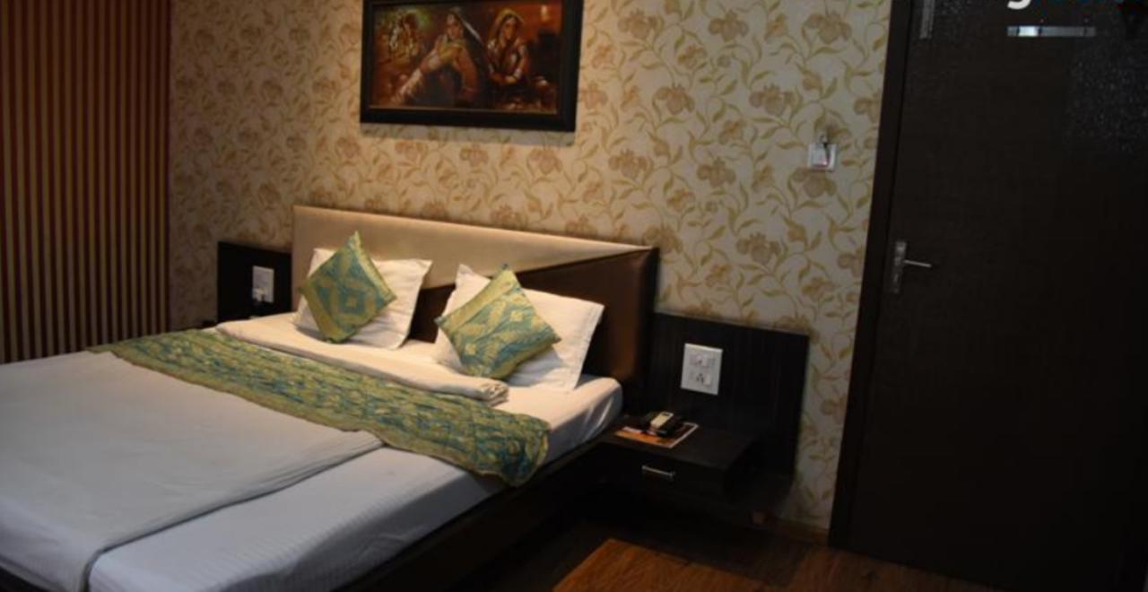 Hotel Pink Pearl Raigarh Exterior photo